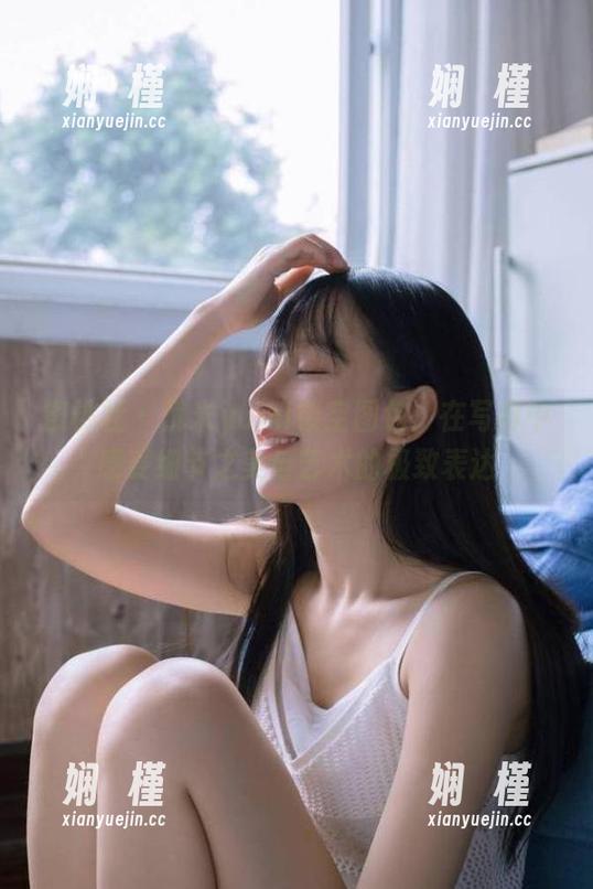 蜜桃社 - 优米yumi镂空图包：在写真中感受细节之美与艺术的极致表达