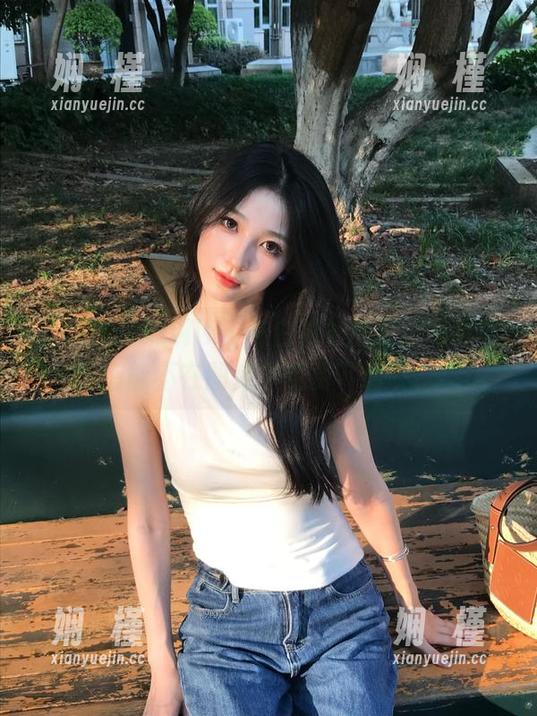 蜜桃社 - 琉璃lily与白衬衫的原创写真，怎能不在图库中免费下载呢？