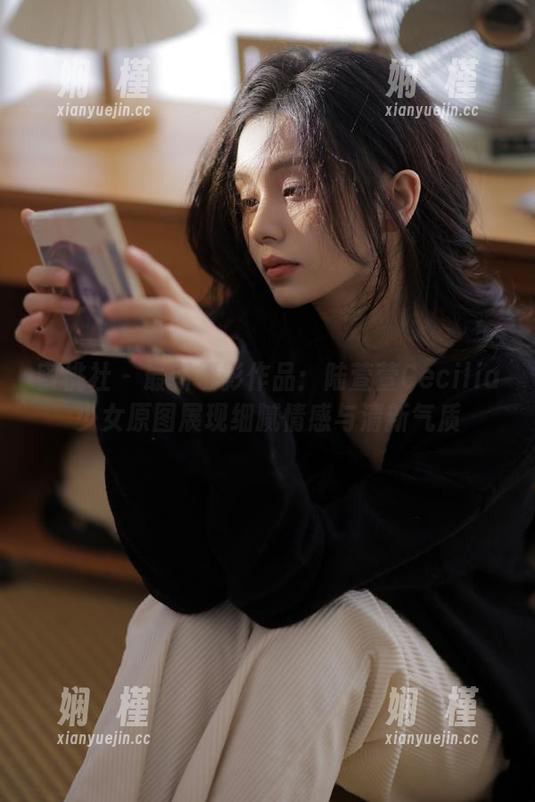 蜜桃社-陆萱萱Cecilia 蜜桃社 - 最新摄影作品:陆萱萱Cecilia少女原图展现细腻情感与清新气质