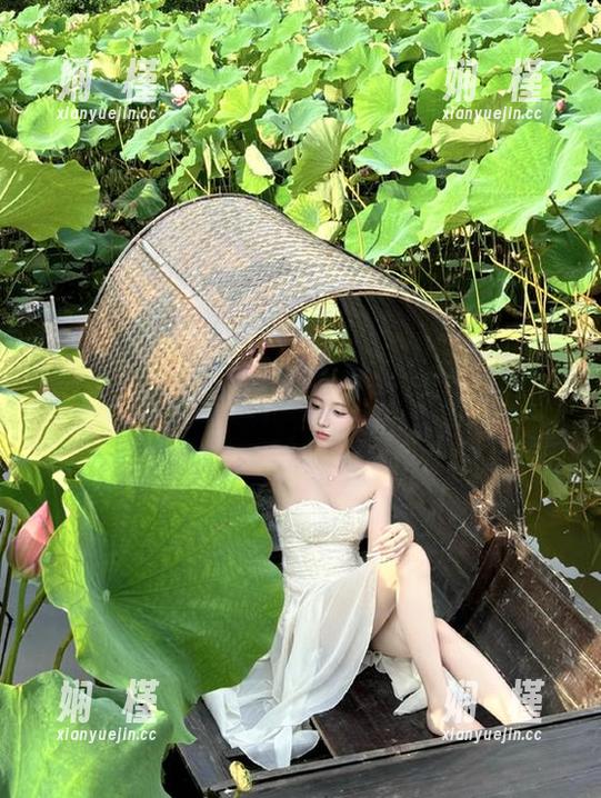 袜啵啵 - 精美全套图集：小甜豆黑色丝奶油泡芙剧情花絮的背后故事