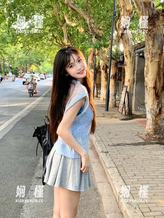 见新摄影 从公园到心灵:见新摄影的JK制服棉袜原图与写真,唤醒你的美感体验