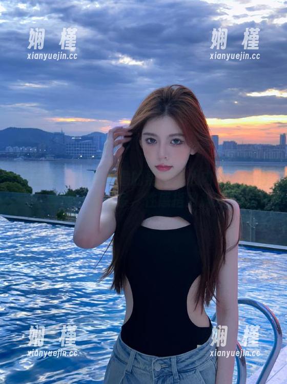 微密圈 - 揭秘詹詹的黑色爱心内内：高清套图一览无余，性感指数飙升！
