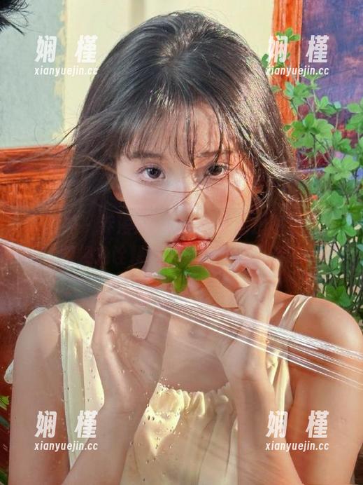 语画界-乔漫妮mina 语画界 - 乔漫妮mina浴缸私拍图包,独特视角诠释水中女性的动人姿态