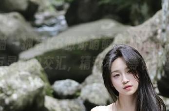 轰趴猫 - 拥有K8傲娇萌萌瑜伽作品集：艺术与灵动的交汇，精彩写真等你下载！