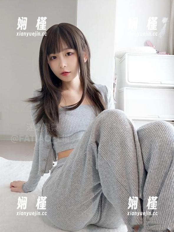 迷之呆梨最新写真集火热上线，女仆形象演绎无限魅力与甜美幻想！