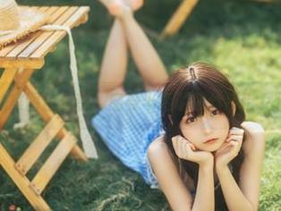 迷之呆梨独家图包分享：感受半透明黑丝吊带女仆装的诱惑