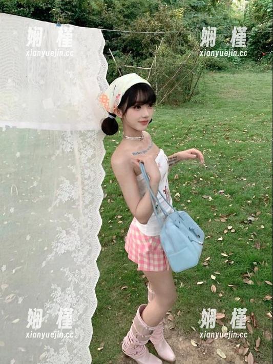 青豆客 - Abby王乔恩的日常瞬间：精彩图片合集，展现她真实而迷人的日常生活
