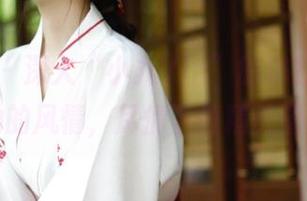 青豆客 - 深入“小九Vin”的浴缸世界，感受她的风情，尽情下载精美图片吧！