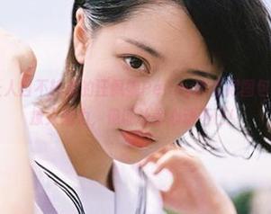 青豆客 - 让人目不转睛的汪佩妮Penny比基尼图包，分享这份撩人魅力，保证让你心动不已！