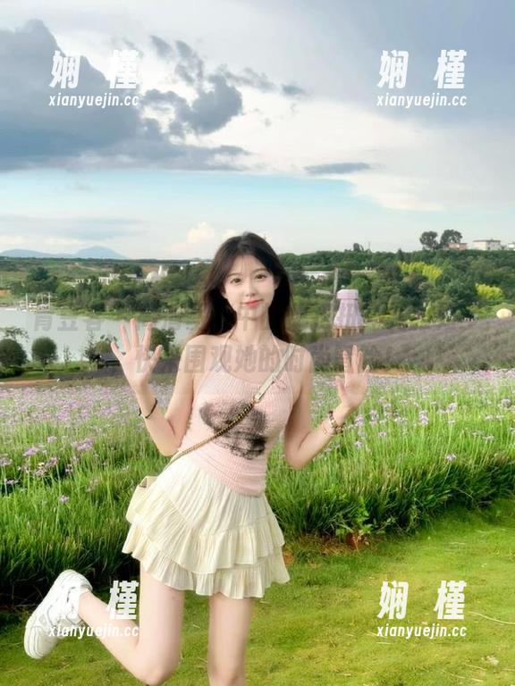 青豆客 - 高清写真中的魏扭扭，礼服如梦，快来围观她的时尚冒险！