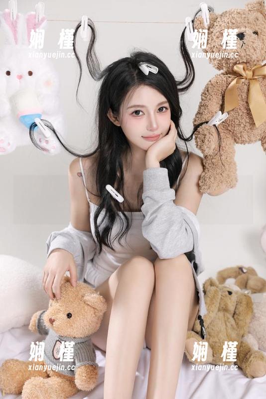 魅妍社 - Manuela玛鲁娜棉袜美图：梦幻与现实交织的精彩作品展