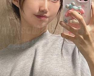 在魔物喵nigisa的镜头下：揭秘娃娃机写真照片背后的故事