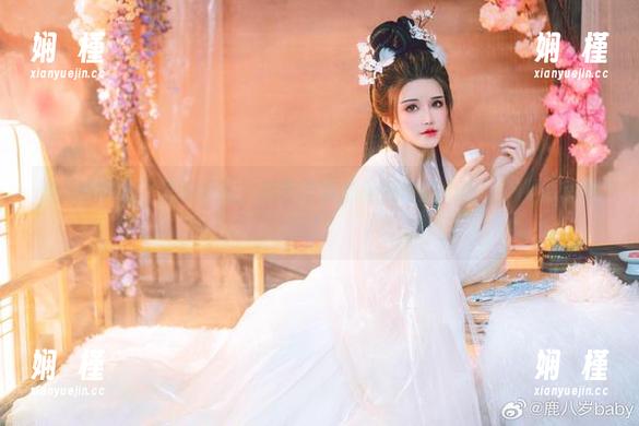 鹿八岁baby清纯作品，观看时请准备好你的心脏，不要心动哦！